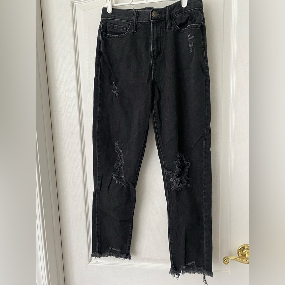 SO. Junior high rise mom jeans. Size 3/26. Black.